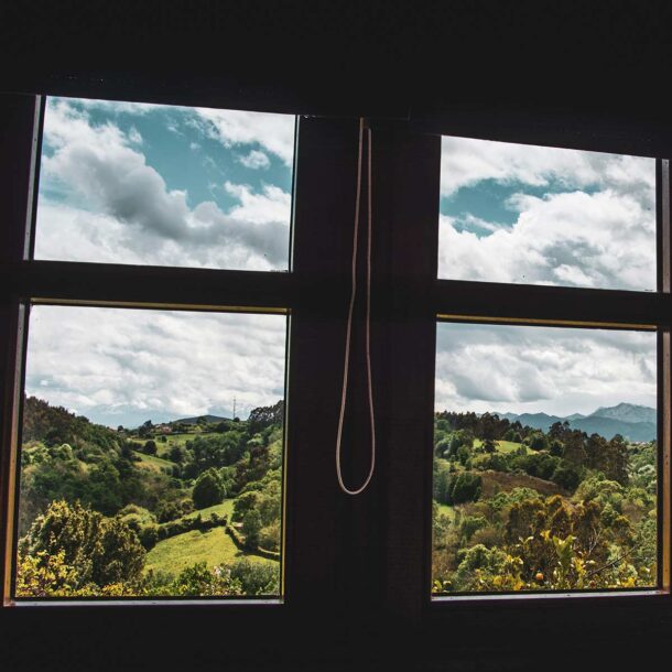 Vistas desde la cama a una demostración cromática de la naturaleza